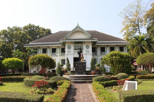 คุ้มเจ้าหลวงเมืองแพร่